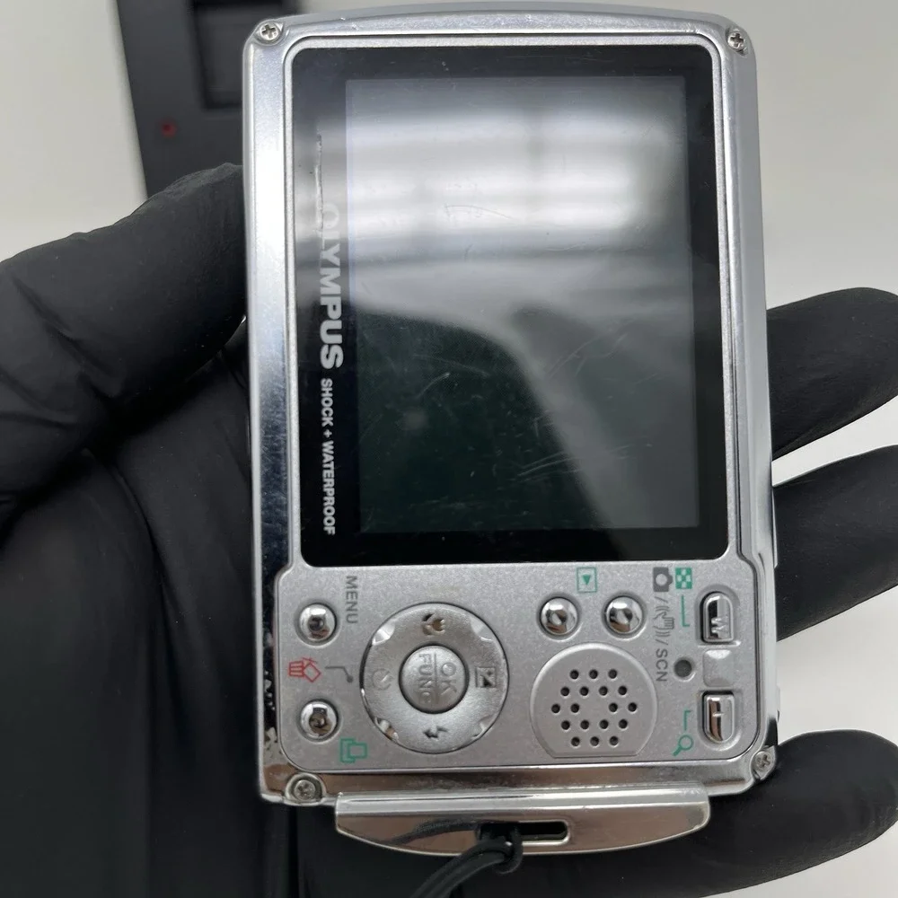 Olympus Stylus 720 SW Compact Camera Waterproof Shockproof 7.1MP 3x Silver READ